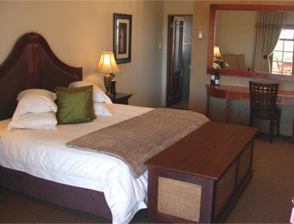 Mooiplaas superior suite with large king size bed Mooiplaas Guest House