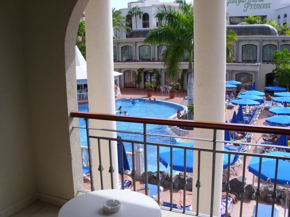 Vom Balkon auf Pool Princess Inspire Tenerife
