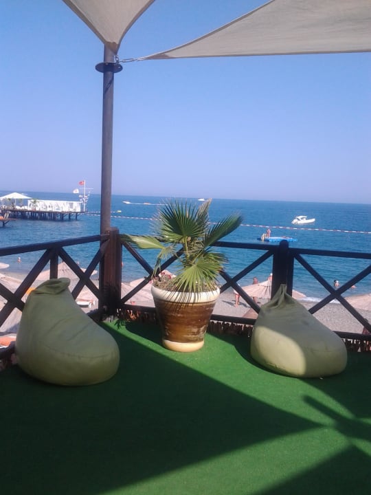 Strand Emelda Sun Club
