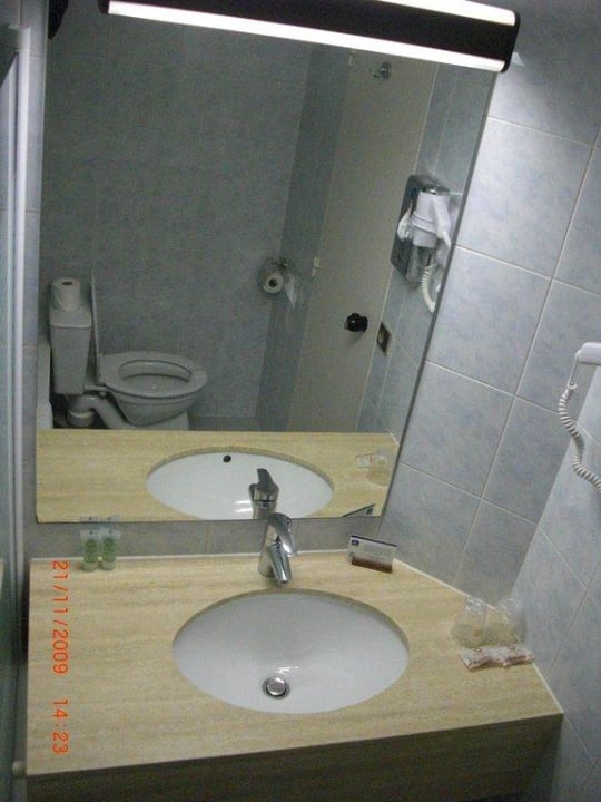 Bad Zimmer Nr. 419 Hotel Kyriad Paris Est - Porte de Bercy