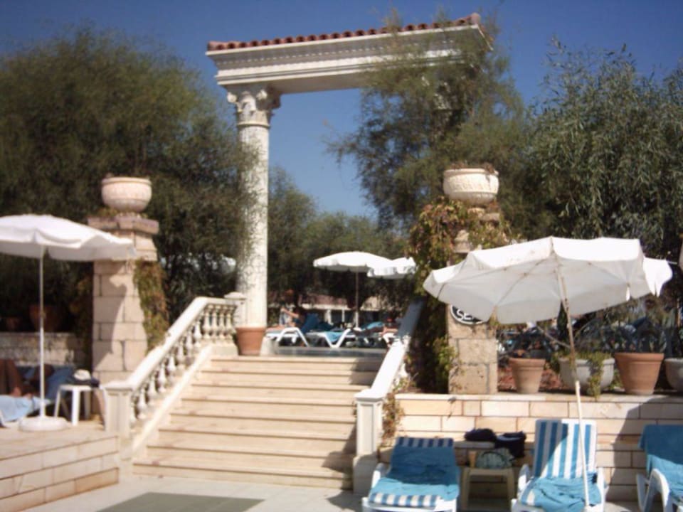 Auch im Garten Hotel Club Sera