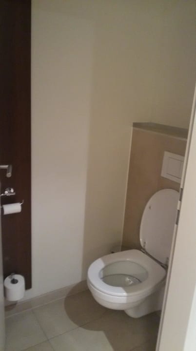 Platz ist Mangelware auf der Toilette Das Seepark Wörthersee Resort