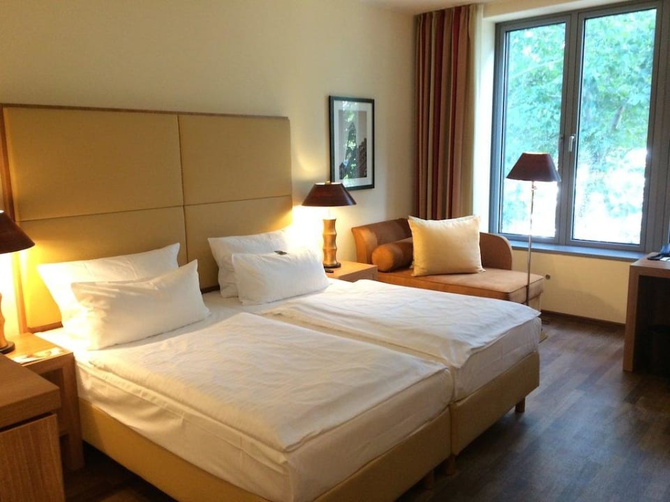 Schöne und moderne Zimmer AMERON Köln Hotel Regent