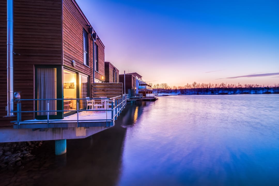 Außenansicht LAGOVIDA Ferienresort am Störmthaler See