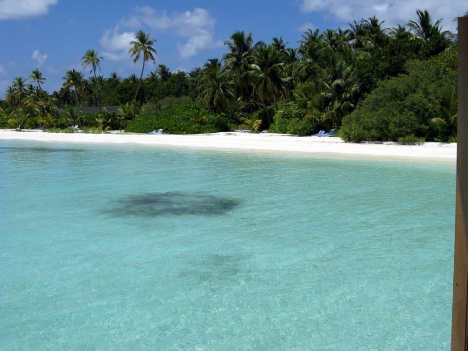 Strand vor den 100ter JV Meeru Maldives Resort Island
