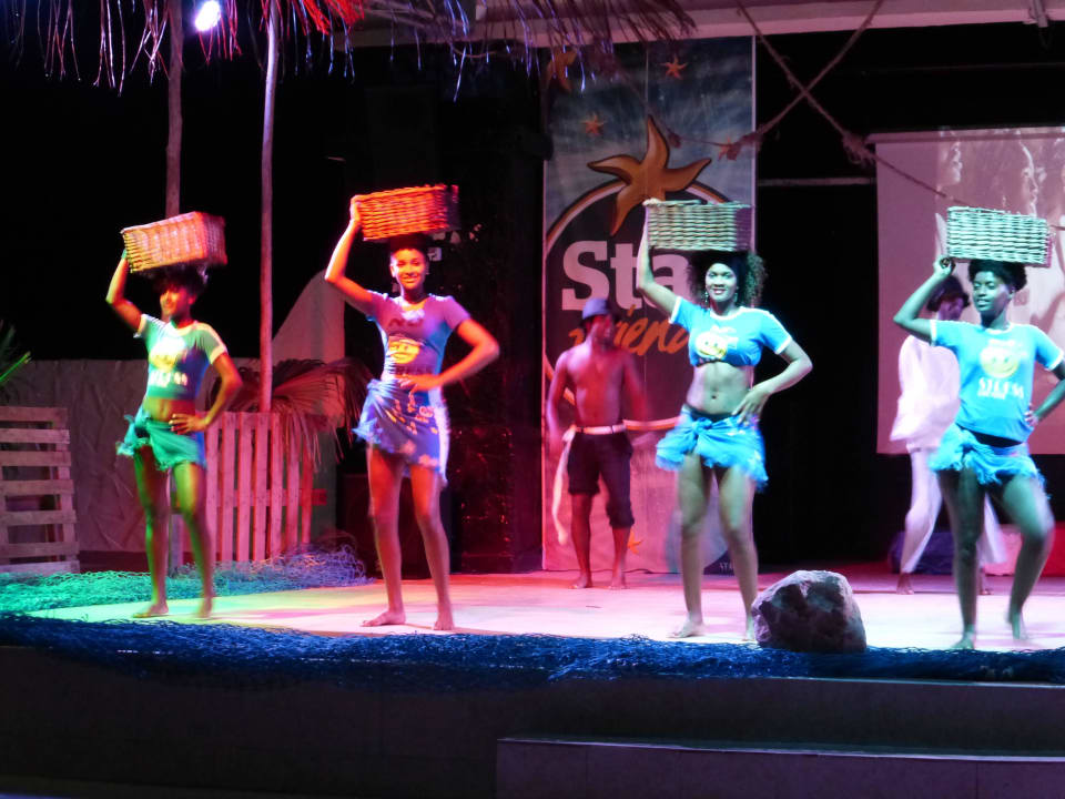 Tanz Show VOI Praia De Chaves Resort