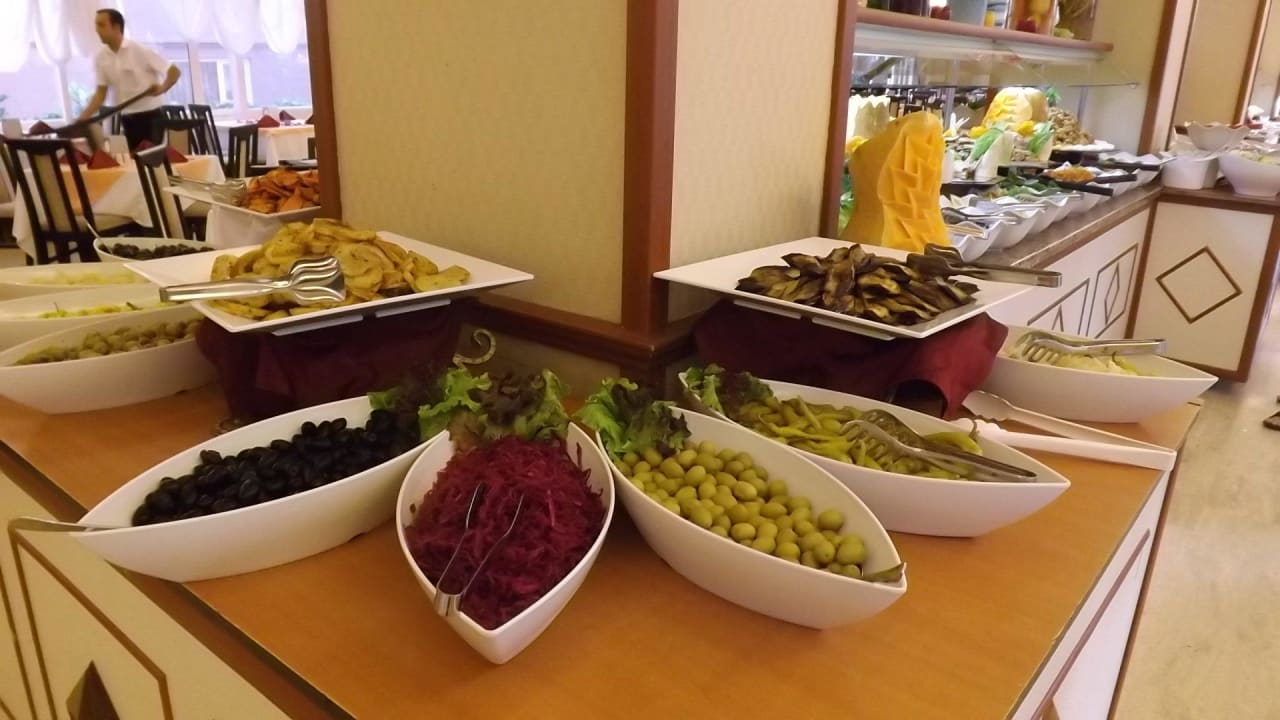 Закуски  Holiday Park Resort