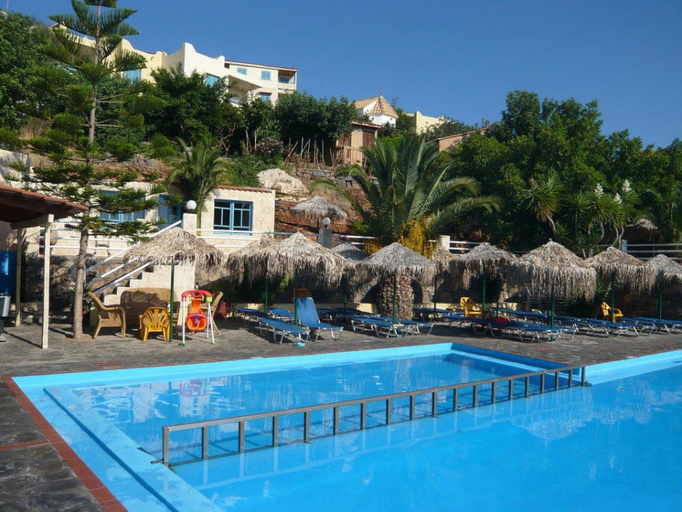 Der sehr gepflegte Meerwasserpool Elounda Residence Resort & Waterpark