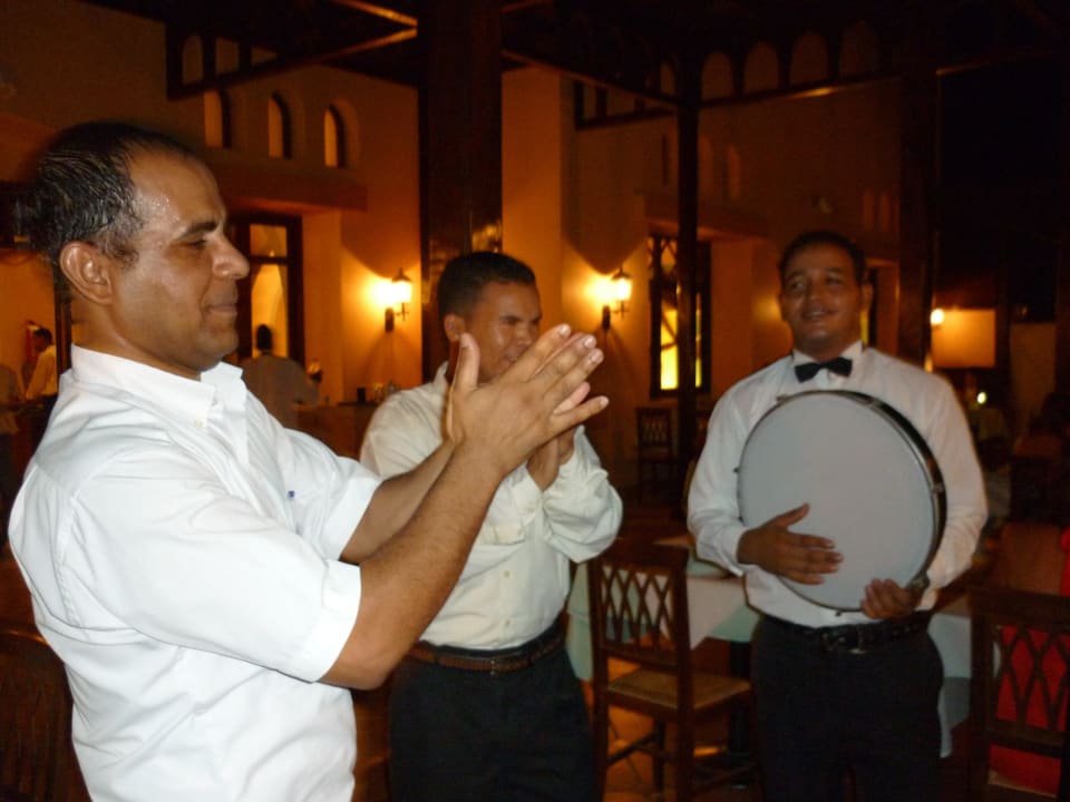 Kellner zum Geburtstag Steigenberger Coraya Beach - Adults only