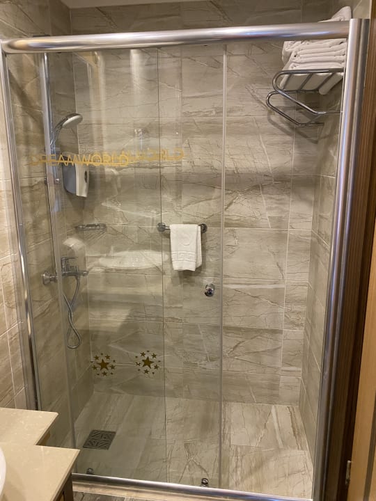 Zimmer Dream World Aqua Hotel