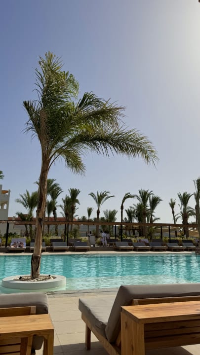 Pool Serry Beach Resort