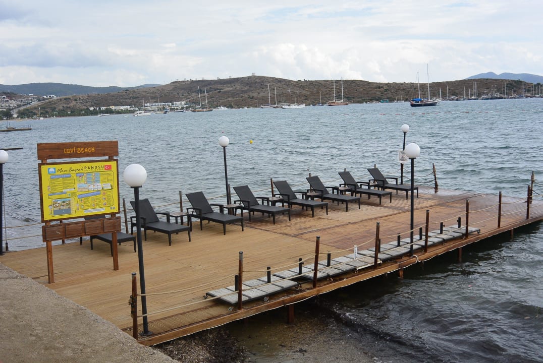 Steg am Strand Costa Luvi Hotel