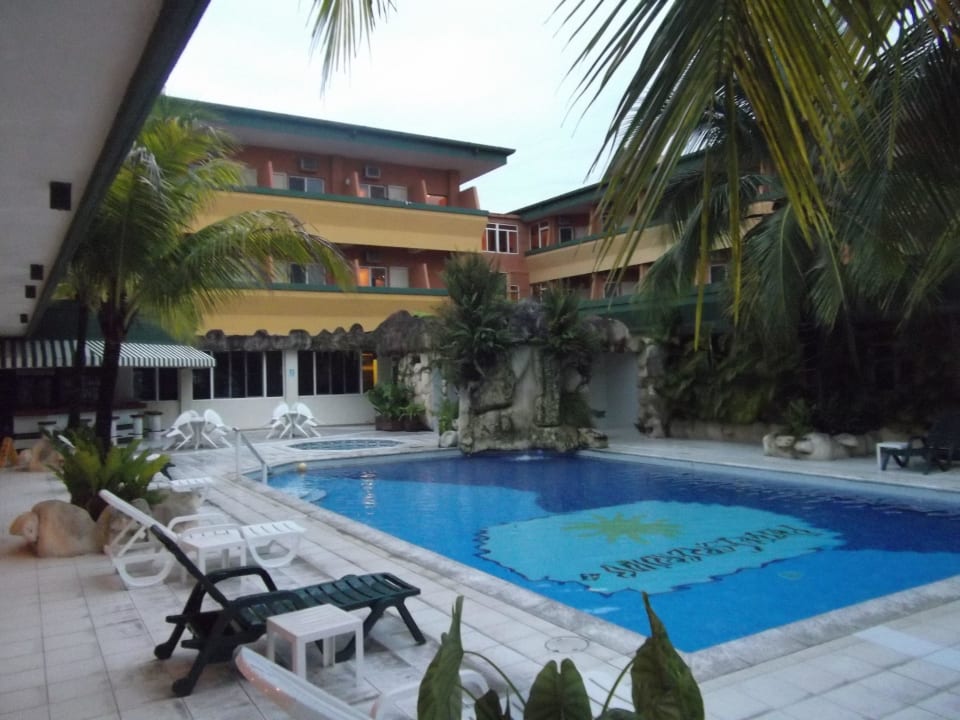 Blick vom Pool aus Hotel Petén Espléndido
