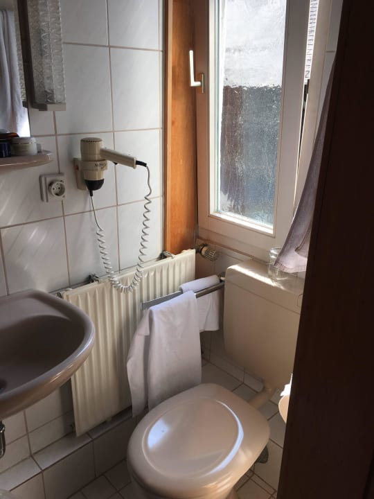 BAD ..... max 1 Person Hotel Bergischer Hof