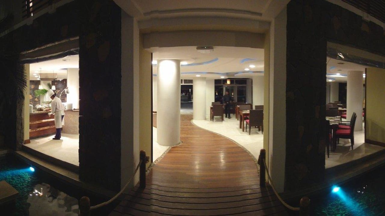Zum Restaurant Laguna Beach Hotel & Spa