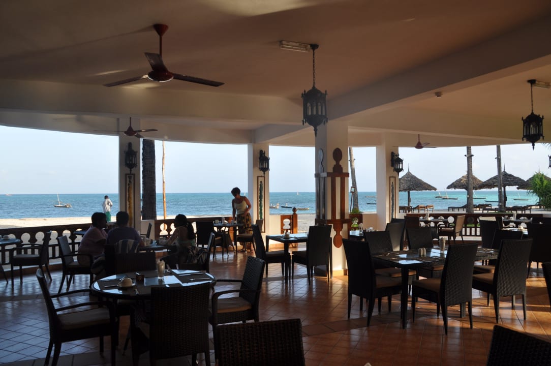 Restaurant direct sur la plage Turaco Nungwi Resort, a Tribute Portfolio Hotel