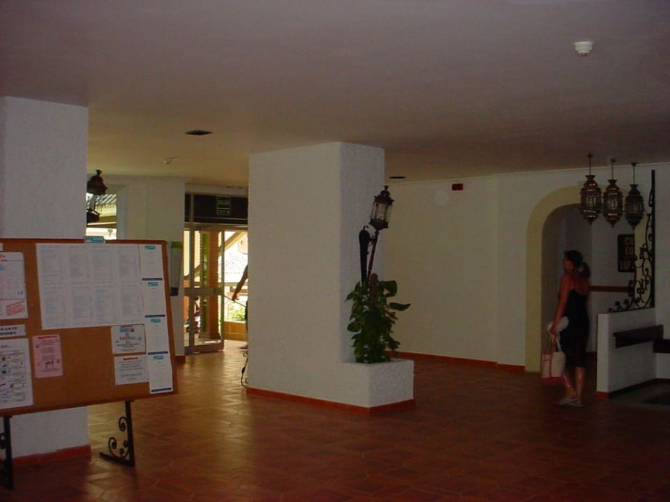 eingangsbereich Apartamentos Bajondillo