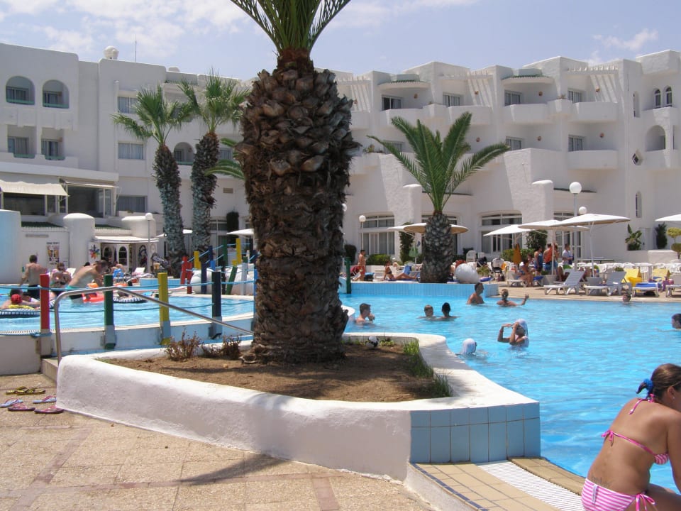 Basen Hotel El Mouradi Skanes Beach