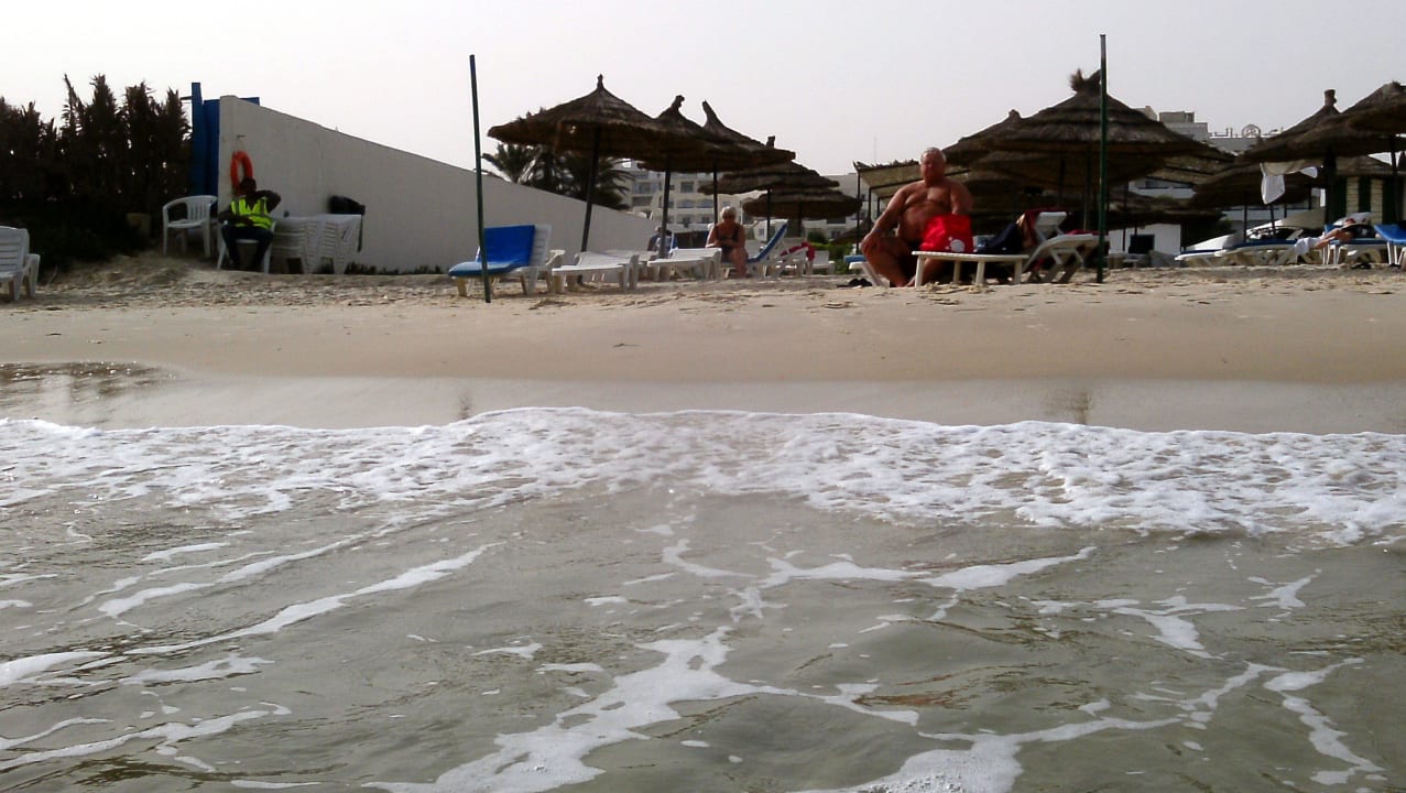 Der feinsandige Strand Royal Jinene
