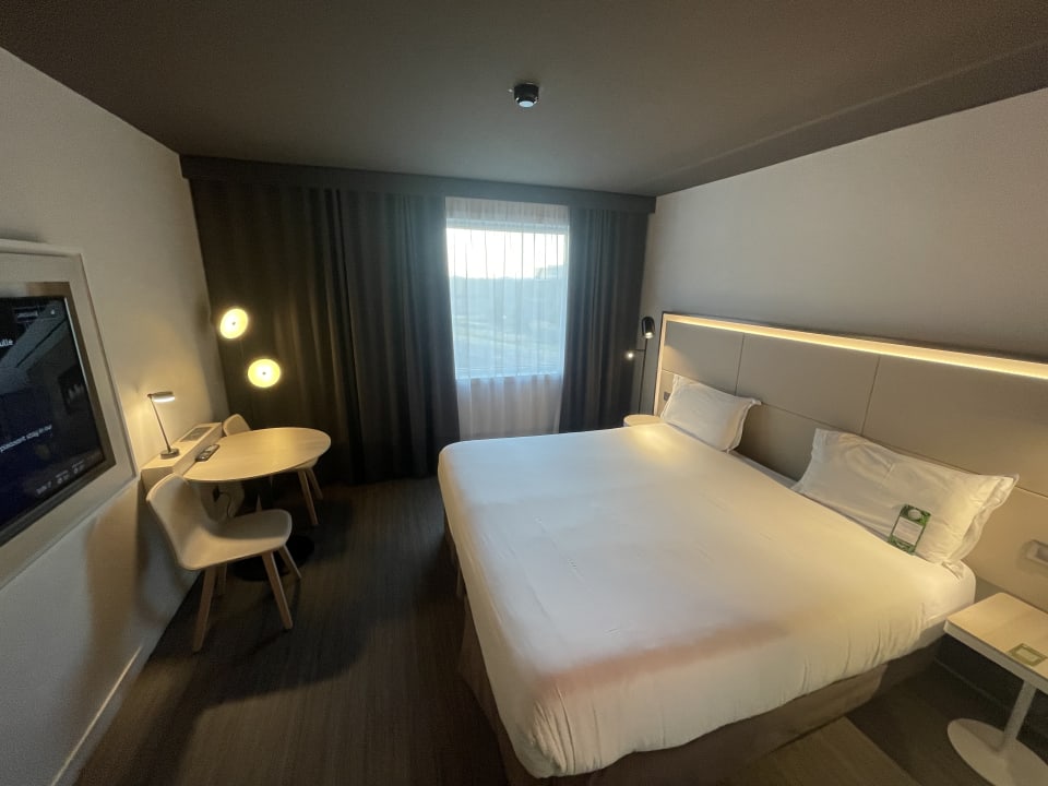 Zimmer Innside by Melia Paris Charles de Gaulle Airport