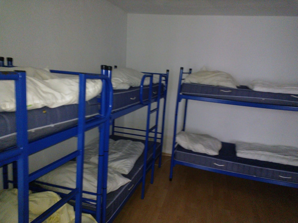 Sehr kahles Zimmer Brook Lane Hostel