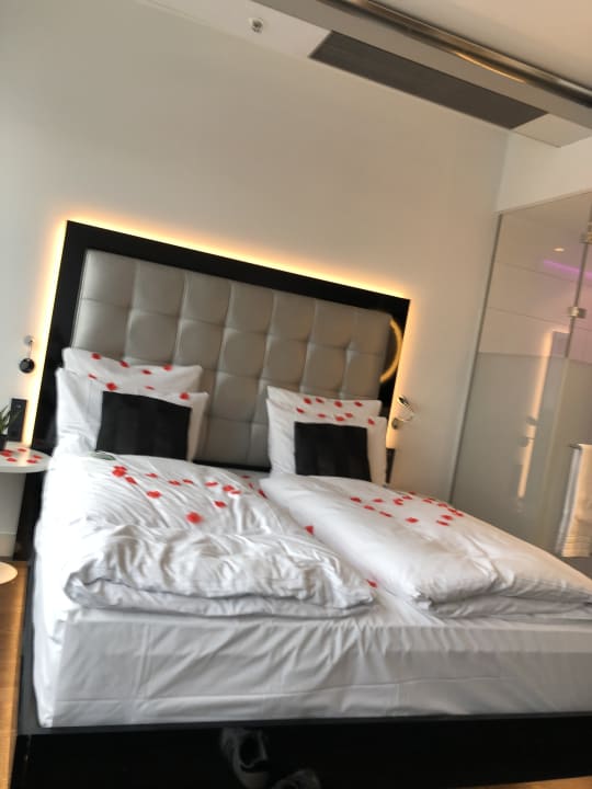 Zimmer INNSiDE by Meliá Düsseldorf Hafen