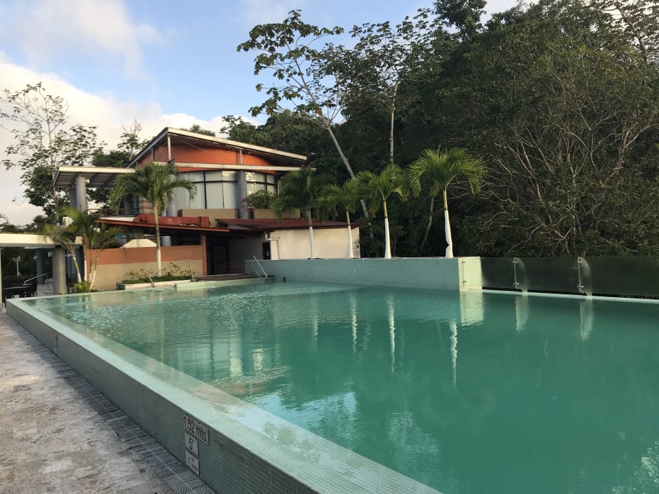 Pool Summit Rainforest & Golf Resort