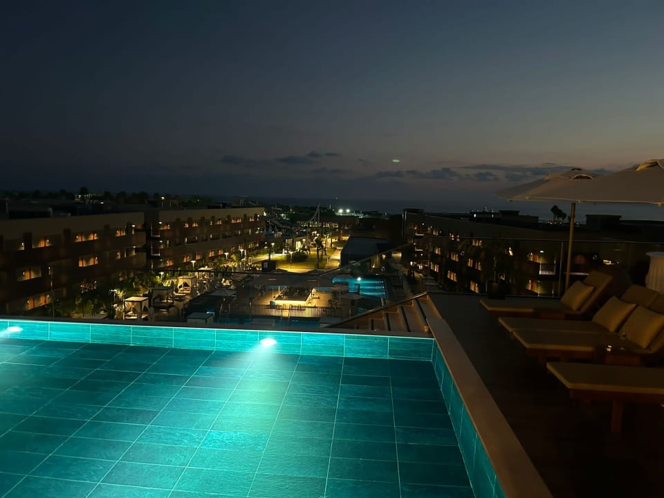 Pool Jacaranda Luxury Resort