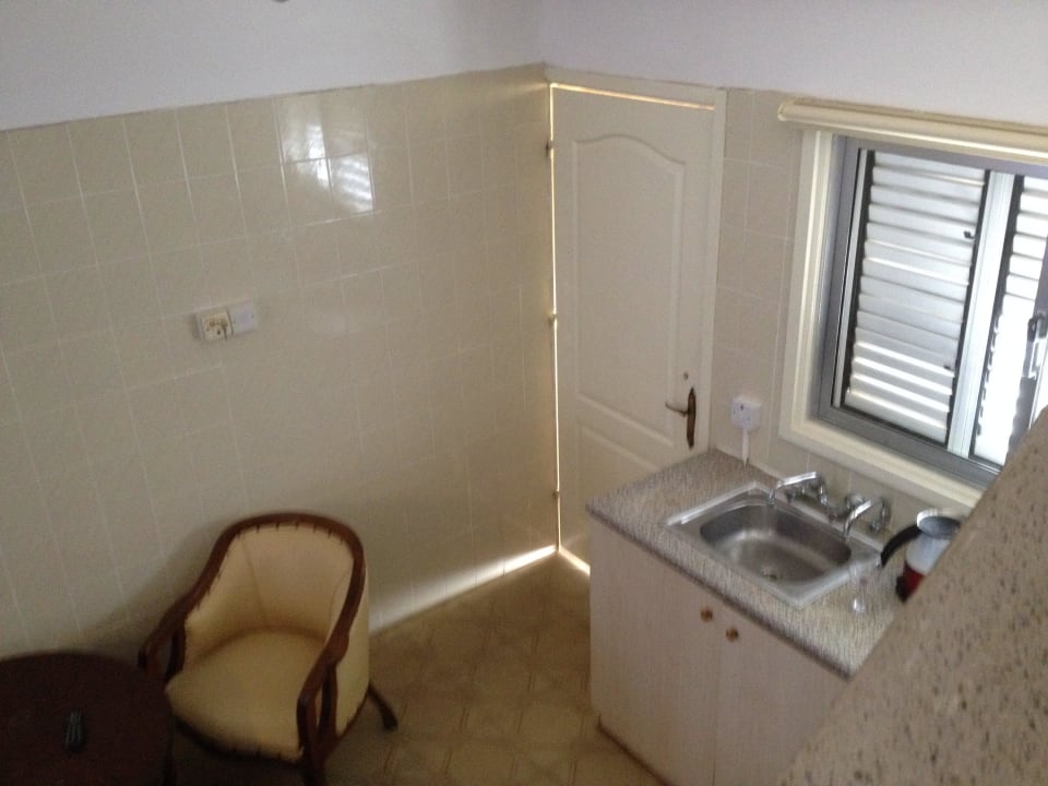 Superior Villa mit Kitchenette - Kühlschank leer Riverside Garden Resort