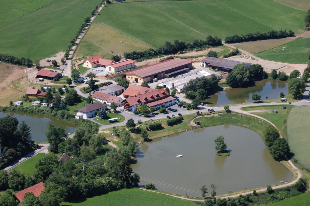 Traumhafte Einzellage - hier die Vogelperspektive Kollerhof