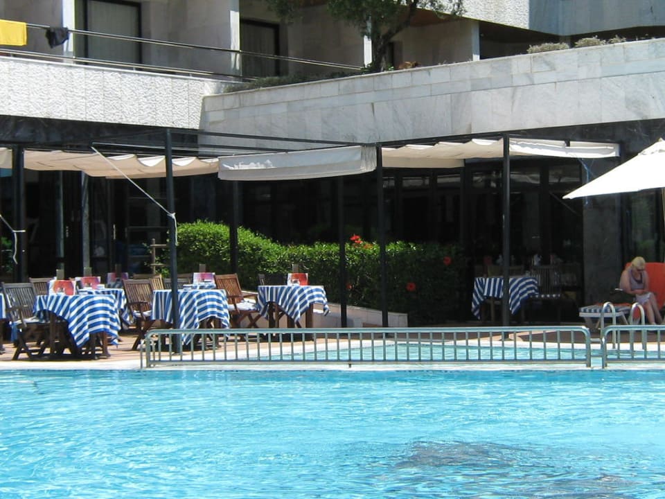 Zum Schlemmen und Genießen zur Bar Hotel Serrano Palace