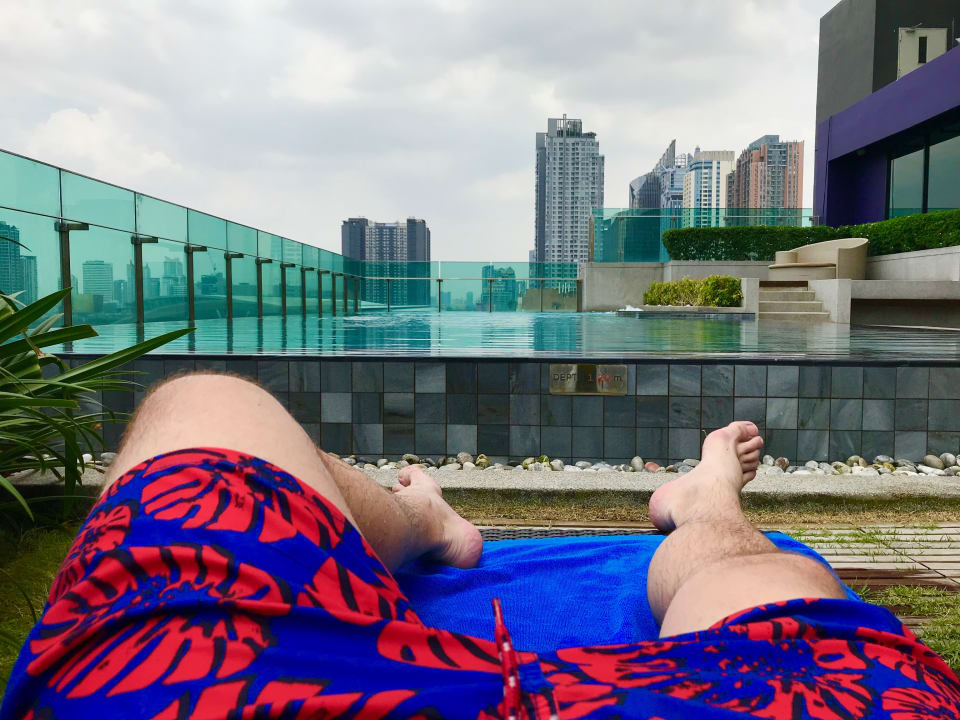 Pool Mercure Bangkok Makkasan