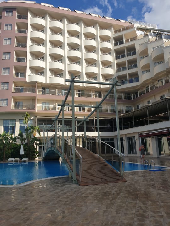 Außenansicht Saturn Palace Resort Hotel