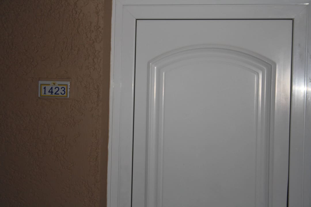 Eingang Grand Hotel Holiday Resort