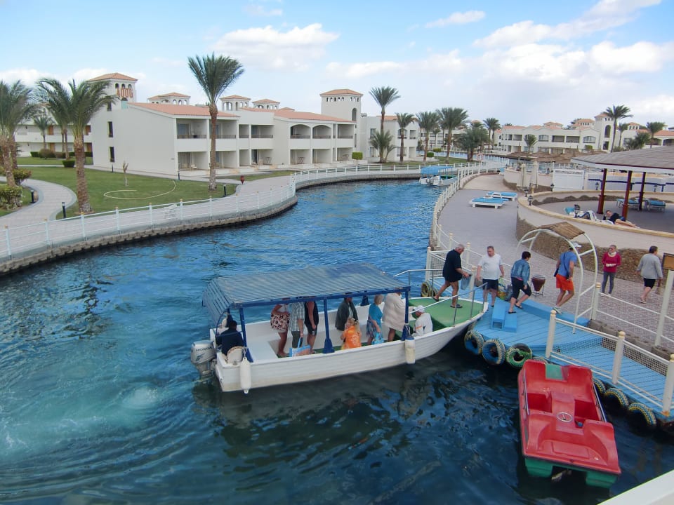 Bootsshuttle zum Strand und durch die Anlage Pickalbatros Dana Beach Resort - Hurghada