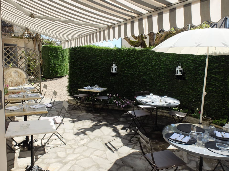 Terrasse Auberge du Grand Dauphin