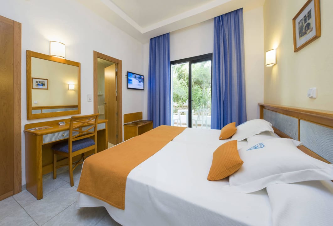 "Best Price", "Spar" "Ecomomy" Zimmer Hotel Osiris