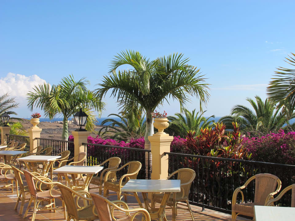 Außensitzplätze beim Italiener Bahia Principe Sunlight Costa Adeje