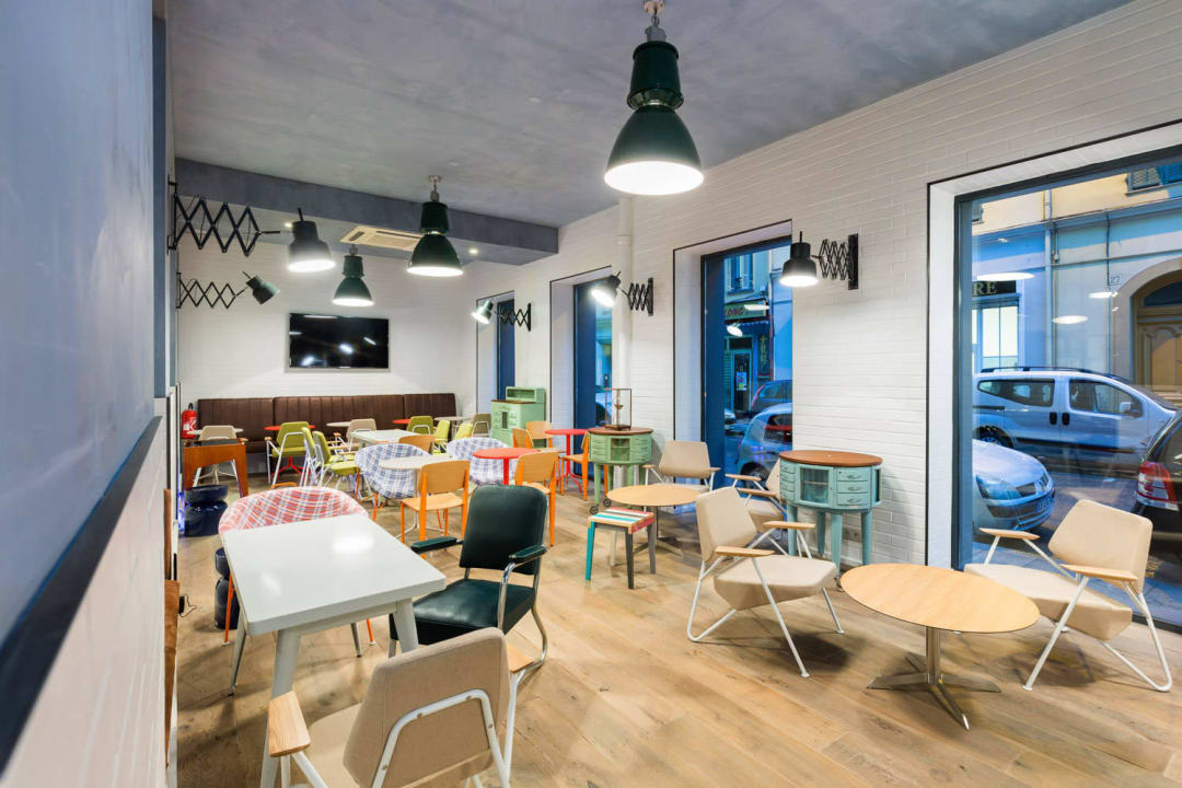 Reception Hotel Ozz by HappyCulture
