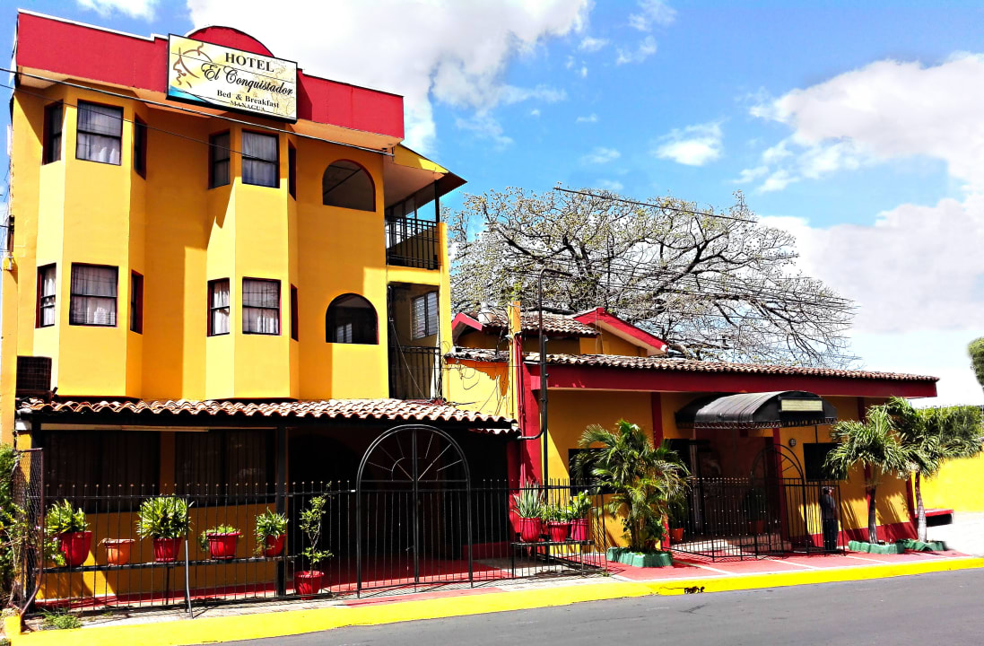Außenansicht Hotel El Conquistador