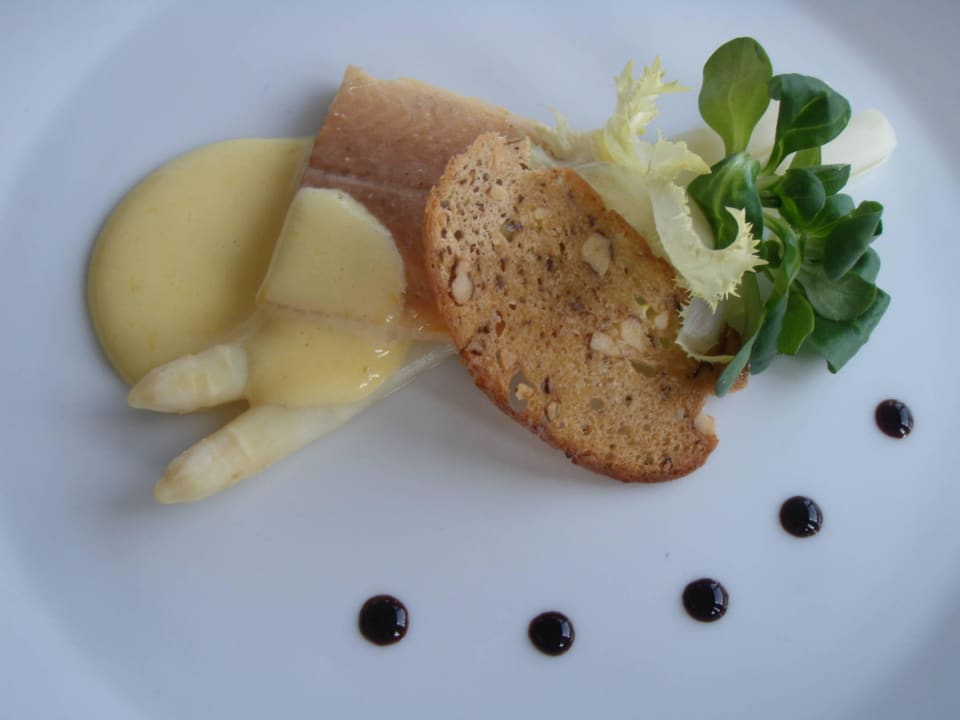 Frischer Stangenspargel Hotel Zirmerhof