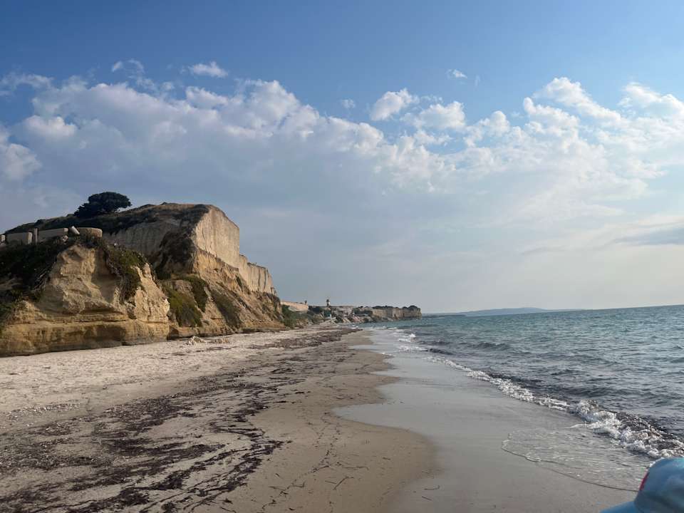 Strand Hotel Kouros Palace