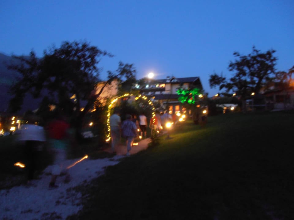 Gartenanlage bei Nacht Hotel Kohlerhof
