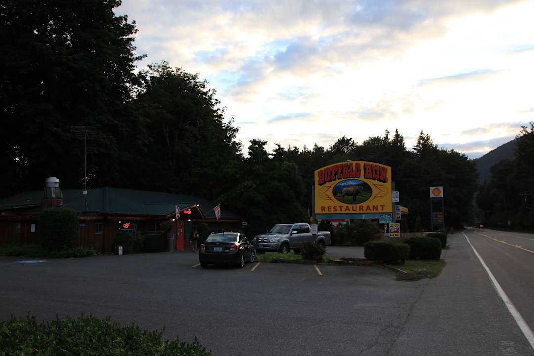 Restaurant Guestrooms Buffalo Run Inn