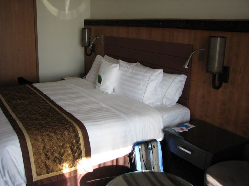 Zimmer Royal Orchid Sheraton Hotel & Towers