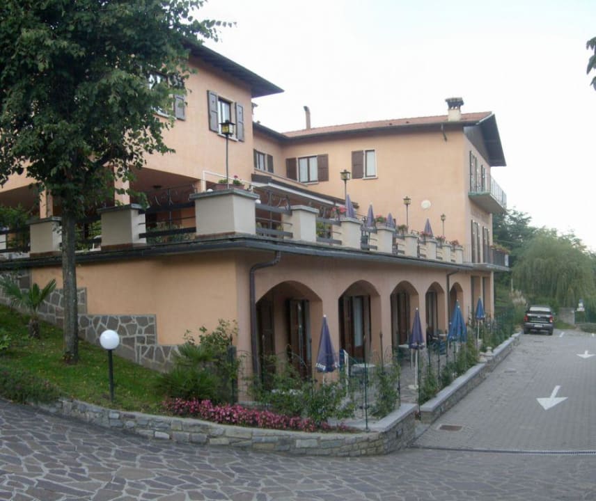 Blick auf Hotel Breglia