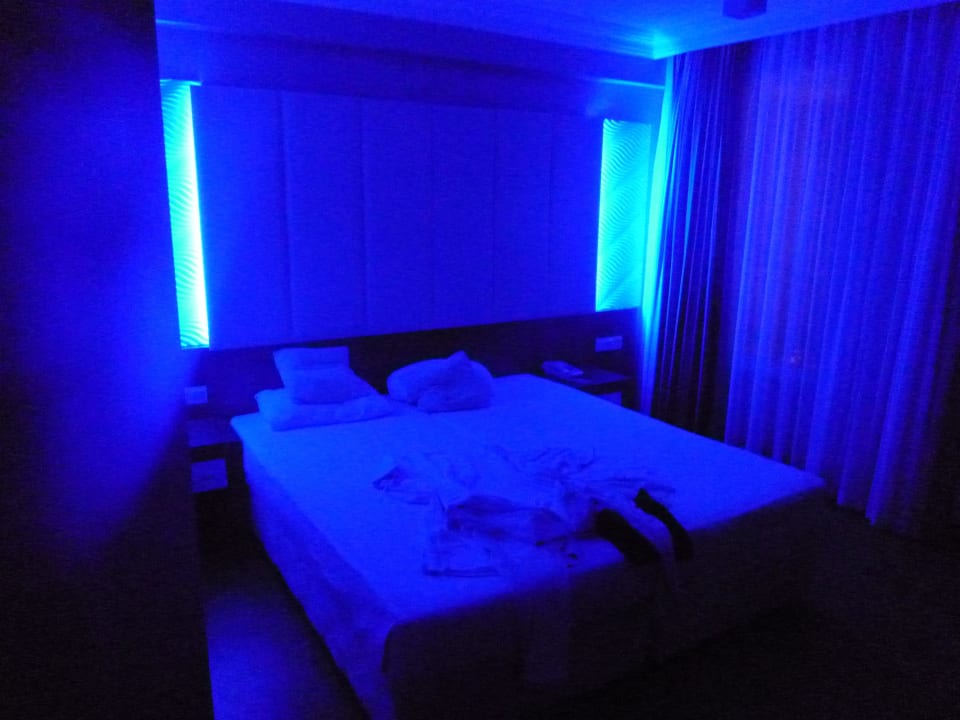 Blau beruhigt ;)) Tac Premier Hotel & Spa