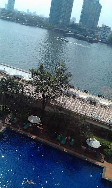 Ausblick zum Fluss Ramada Plaza by Wyndham Bangkok Menam Riverside