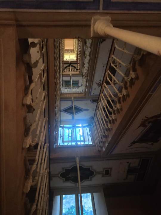 Lobby Sole Rosso Pernotto Smart a Genova Porto