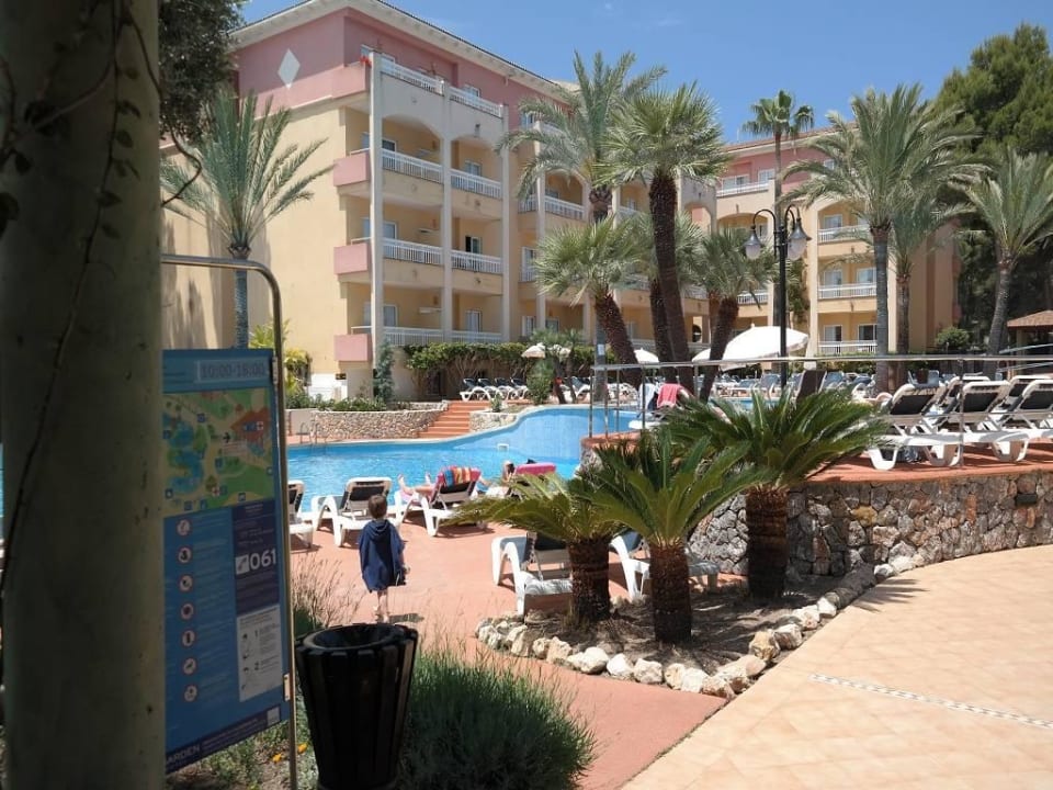 TJ Pool Green Garden Aparthotel